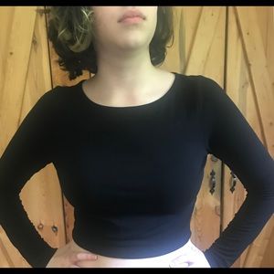 Long sleeves, cropped T Shirt